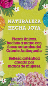 Set aretes y collar con medallones de flores naturales